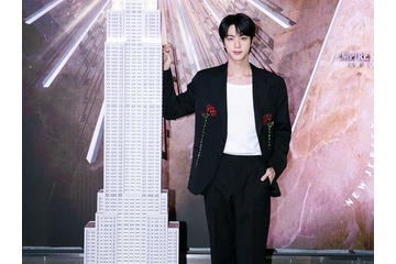 NYのエンパイア・ステート・ビルが“JIN色”に　2ndソロAL『Echo』のリリース記念点灯式に出席 画像