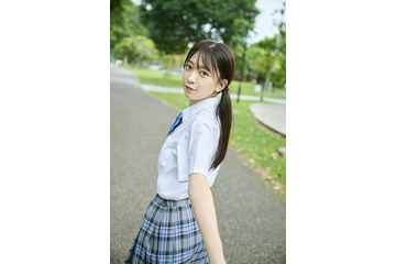 「ラブライブ！」声優・鈴原希実のオトナな黒ワンピース姿！ デジタル写真集が本日配信 画像