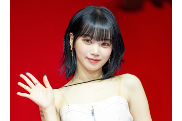 花も霞む美しさ──LE SSERAFIM・チェウォンが「お姫様すぎる」と話題！クォン・ウンビも反応【PHOTO】 画像
