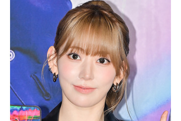 宮脇咲良、“布少なめ”の大胆露出コーデから圧巻スタイルがあらわに！「たまらん」「ビジュ良すぎ」【PHOTO】 画像