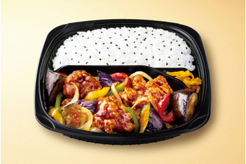 こだわりの唐揚げがリニューアル！オリジン夏の人気弁当「鶏となすの黒酢あん弁当」本日より発売！ 画像