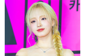 IVE・リズ、スタイル進化が止まらない！美脚際立つ“ミニスカSHOT”に反響「また痩せた？」【PHOTO】 画像