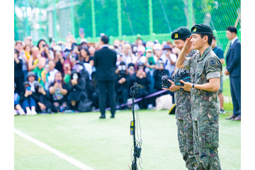 BTS・V＆RMの除隊現場レポート 日本やブラジルなど世界各地のARMY集結、2人の兵役終了を祝福！ 画像