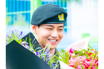 BTS・V、軍生活の秘蔵フォトを一挙公開！ARMYと“思い出共有”【PHOTO】 画像