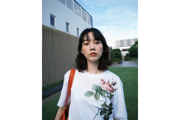 のん、初夏らしい全身ホワイトコーデが話題 「爽やかで素敵」「超キマってる」 画像
