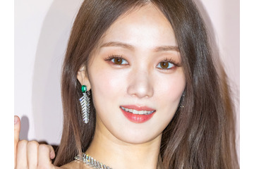 “密着ニット”で際立つ抜群グラマラスボディ！日本CM出演の韓国女優、気品漂うオトナプリンセスに 画像