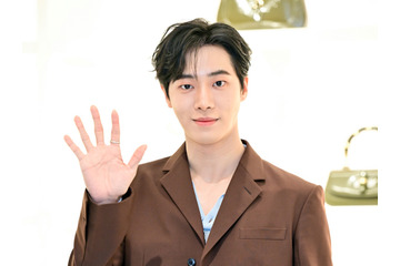 韓国ゲイタレントも大絶賛のチュ・ヨンウ、父＆弟も超長身モデルの“ビジュアル遺伝子”が話題に 画像