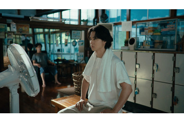 山﨑賢人と上白石萌音が昔ながらの銭湯へ！ サントリー生ビールの新CMが放映開始 画像