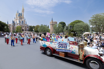 Mrs. GREEN APPLEが東京ディズニーランドにサプライズ登場！「幸せな気持ちでいっぱい」 画像