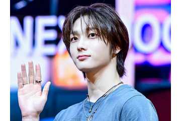 え、彼氏…？BOYNEXTDOOR・ソンホ、“真夏のデート風SHOT”に胸キュンするファン続出！【PHOTO】 画像