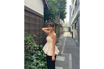 織田奈那、お気に入りのトップスで鎌倉の美食を堪能！「オシャレ」「背中がキレイ」と評判 画像