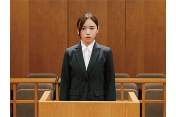 法廷に立つ齊藤京子の場面写真＆映像解禁！カンヌ映画祭出品『恋愛禁止』1月公開 画像
