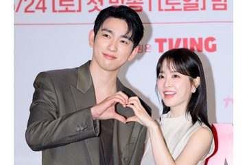 鼻が触れ合い“キス寸前”…女優パク・ボヨン＆GOT7・ジニョン、甘い雰囲気溢れるカップルSHOT【PHOTO】 画像