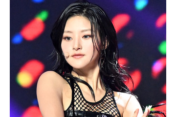 “紐トップス”で妖艶ポーズ…KISS OF LIFE・ハヌル、大人の色気漂う姿に「ほんとに20歳？」の声【PHOTO】 画像