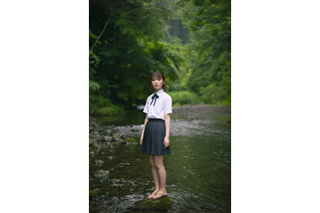 乃木坂46・小川彩、清流や古民家で“夏の青春”グラビア!『B.L.T. SUMMER CANDY』に登場 画像