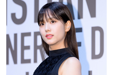 “AIが想像したミューズ”に変身…BLACKPINK・ジス、未来都市を舞台に別次元のオーラを披露 画像