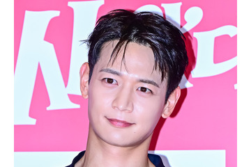 東京公演当日にフィットネスレース参加で話題のSHINee・ミンホ、イケメン兄とテレビ出演 画像