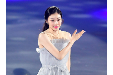 キム・ヨナ、肩まる出し出しの挑発ポーズ&美しさで圧巻【PHOTO】 画像