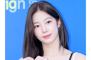 LE SSERAFIM・カズハ、海辺で輝く“夏の女神”ビジュアルにファンうっとり「素敵すぎる」【PHOTO】 画像