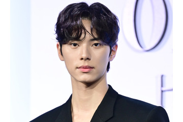 同い年女優との公開恋愛も話題に…俳優イ・チェミン、ビョン・ウソクら所属のVAROエンタと専属契約 画像