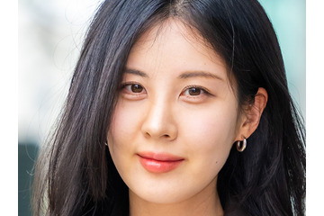 あれ、意外と…少女時代・ソヒョン、ピンクの大胆スイムウェア姿で“グラマー体型”を堂々披露【PHOTO】 画像