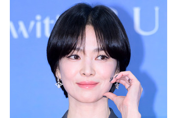 女優ソン・ヘギョ、高級感溢れる秋の着こなし披露!43歳とは信じがたい圧巻のスタイル&美貌 画像