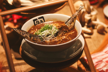 秋刀魚を一匹丸ごと“ラーメン”に！？牛角の「秋の大収穫祭」新メニューを一足早く実食レポ！ 画像