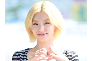 ITZY・イェジ、ブロンドヘアに“大胆イメチェン”！透明感あふれる美貌で日本に出国【PHOTO】 画像