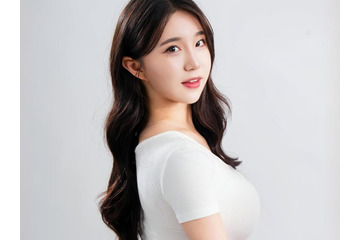 目元の泣きぼくろに惹かれる…韓国チアガール、美肌丸見せの肩出し衣装SHOTに反響「モデルみたい」【PHOTO】 画像