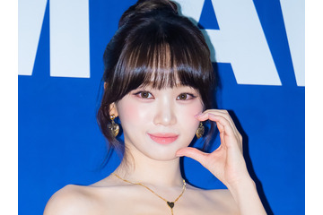 LE SSERAFIM・チェウォン、白キャミ姿で見せた圧巻スタイル！“ほろ酔いSHOT”にファン悶絶【PHOTO】 画像