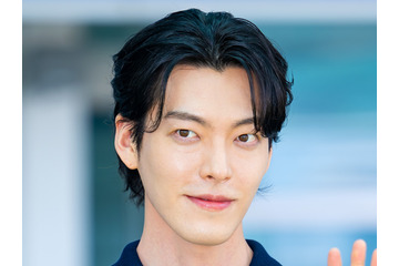俳優キム・ウビン、モデル出身らしい高級感溢れる表紙の主人公に！余裕のある表情に惚れ惚れ【PHOTO】 画像