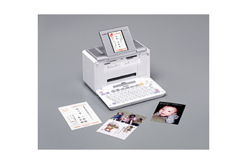 カシオ、宛名や文面を入力できるキーボード一体型デジタル写真プリンタ 画像