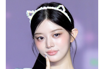 ILLIT・ミンジュ、人気ゲームキャラに変身！韓国eスポーツ大会「LCK」で単独ステージ披露 画像