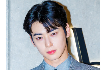 兵役中のASTRO・チャウヌ、直筆メッセージでファンに挨拶「さらに素敵な姿で戻ってくる」 画像