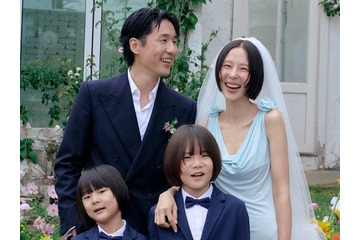 韓国シンママタレント、2人の息子と再婚相手とともに結婚式の写真を公開！幸せな新しい家族 画像