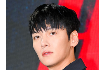 俳優チ・チャンウク、パリで見せた圧倒的カリスマ性が話題！ダンディーなルックに視線釘付け 画像