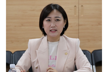 生徒からは脅迫、保護者からはクレーム…死人が出るほど過酷な韓国の教師、業務時間がOECD加盟国最多に 画像