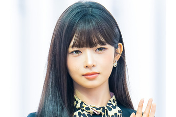 IVE・レイ、“夢の国”を楽しむ姿が可愛すぎる！リズとの密着ショットにファン歓喜「カップルズ尊い」【PHOTO】 画像