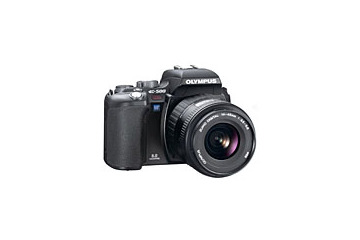 オリンパス、世界最軽量435gのデジタル一眼レフカメラ「E-500」 画像