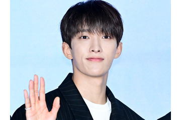 大谷翔平グッズに夢中？SEVENTEEN・ドギョム、ファン心溢れる“LAドジャース愛”SHOTに反響【PHOTO】 画像