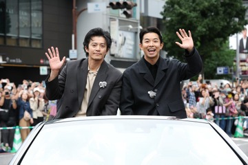 大河ドラマ『豊臣兄弟！』仲野太賀＆小栗旬が名古屋まつりに登場！人生初のパレードに小栗「パワーをもらいました」 画像