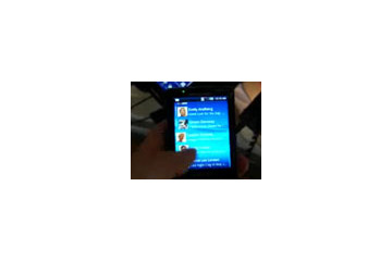 【MWC 2010 Vol.8:動画】話題の「Xperia」、早くも小型版がお披露目 画像