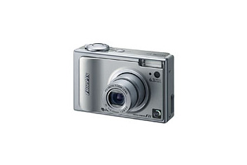 富士写、シャッター優先/絞り優先AEを搭載したISO1,600の超高感度デジカメ「FinePix F11」 画像