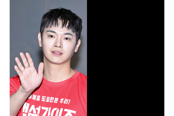 「変なことだけはやめて…」突然の真っ黒画像・謝罪投稿で広まる心配…韓国俳優に異変 画像