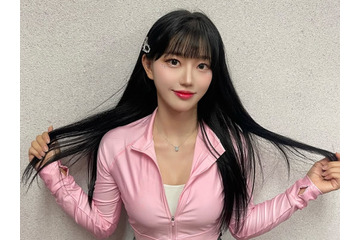 韓国の元OLチア、“美太もも”大胆見せのミニスカ衣装にファン釘付け！「観戦に行く理由ができた」の声【PHOTO】 画像