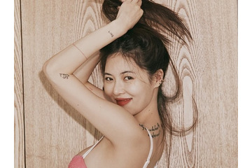 数多くのタトゥーを入れていたヒョナ、除去中の近況を公開　“妊娠説”を吹き飛ばすダイエットの成果も【PHOTO】 画像