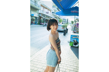 話題の17歳・藤﨑ゆみあ、1st写真集から“美少女感”あふれる先行カット公開！ファン全員と握手する初イベントも開催 画像