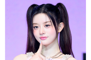 「可愛すぎて衝撃」ILLIT・ミンジュ、蛍光ピンクヘアに大胆イメチェン！別人級ビジュに絶賛の声【PHOTO】 画像