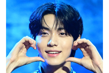 TXT・スビン、高レベルな年上女性の誘惑法に感嘆！恋愛リアリティ番組を見守る姿が話題 画像