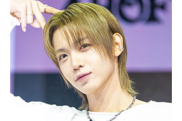 “怪物新人”と話題のAHOF・シュアイボ、ふわふわヘアの可愛さ満点ショット公開「子犬みたい」【PHOTO】 画像